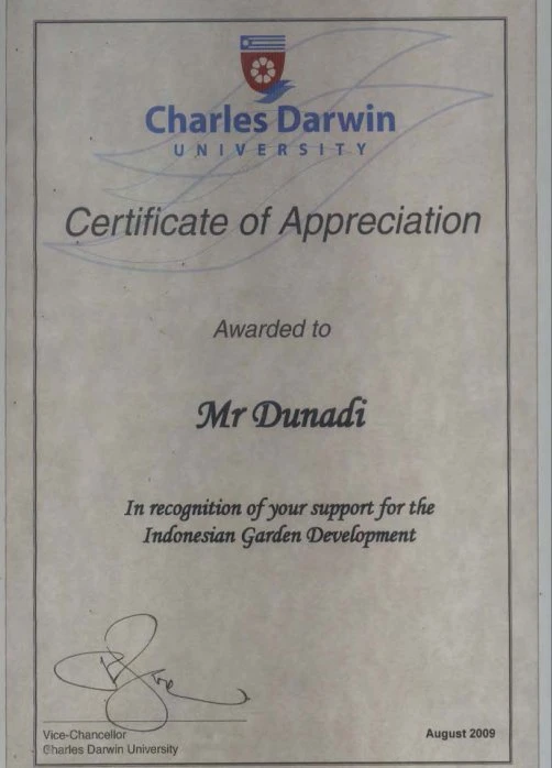 Piagam Charles Darwin Copy